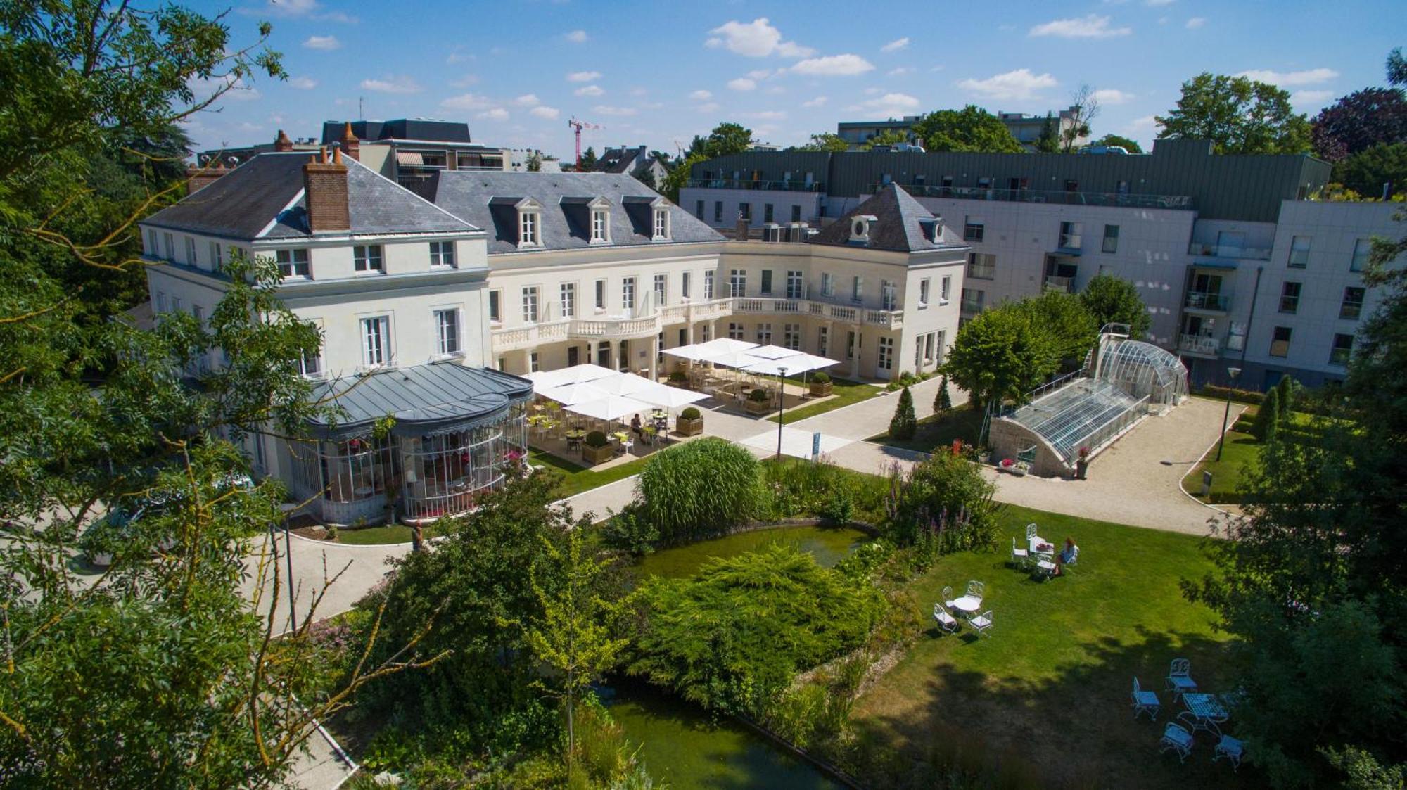 Отель Chateau Belmont Tours By The Crest Collection Экстерьер фото